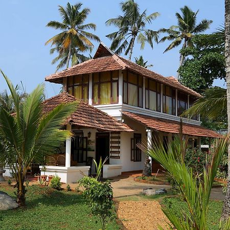 Pozhiyoram Ayurveda Beach Resort Alappuzha Екстериор снимка