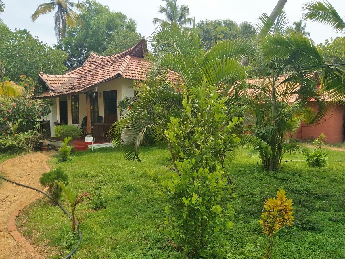 Pozhiyoram Ayurveda Beach Resort Alappuzha Екстериор снимка