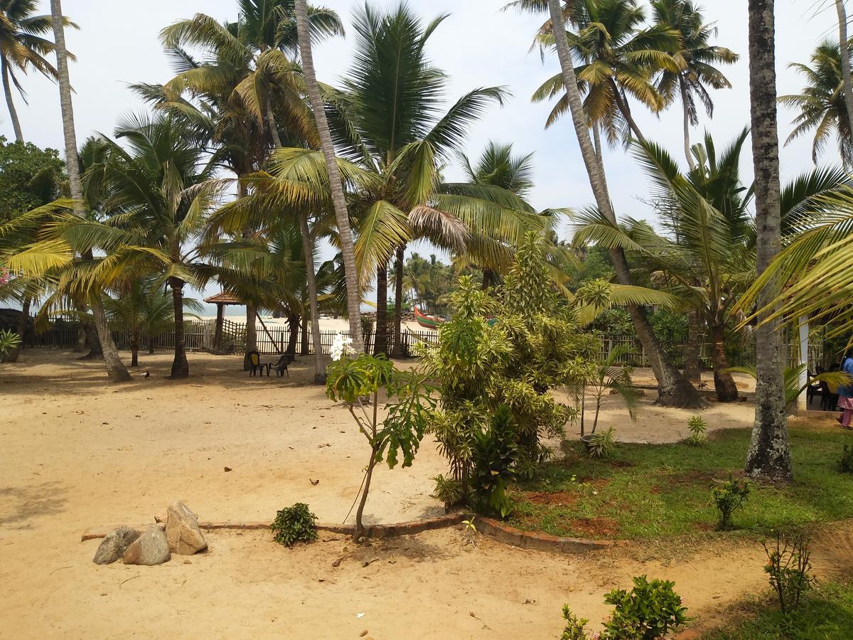 Pozhiyoram Ayurveda Beach Resort Alappuzha Екстериор снимка