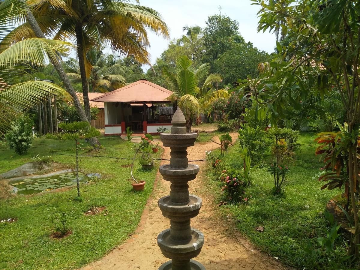 Pozhiyoram Ayurveda Beach Resort Alappuzha Екстериор снимка