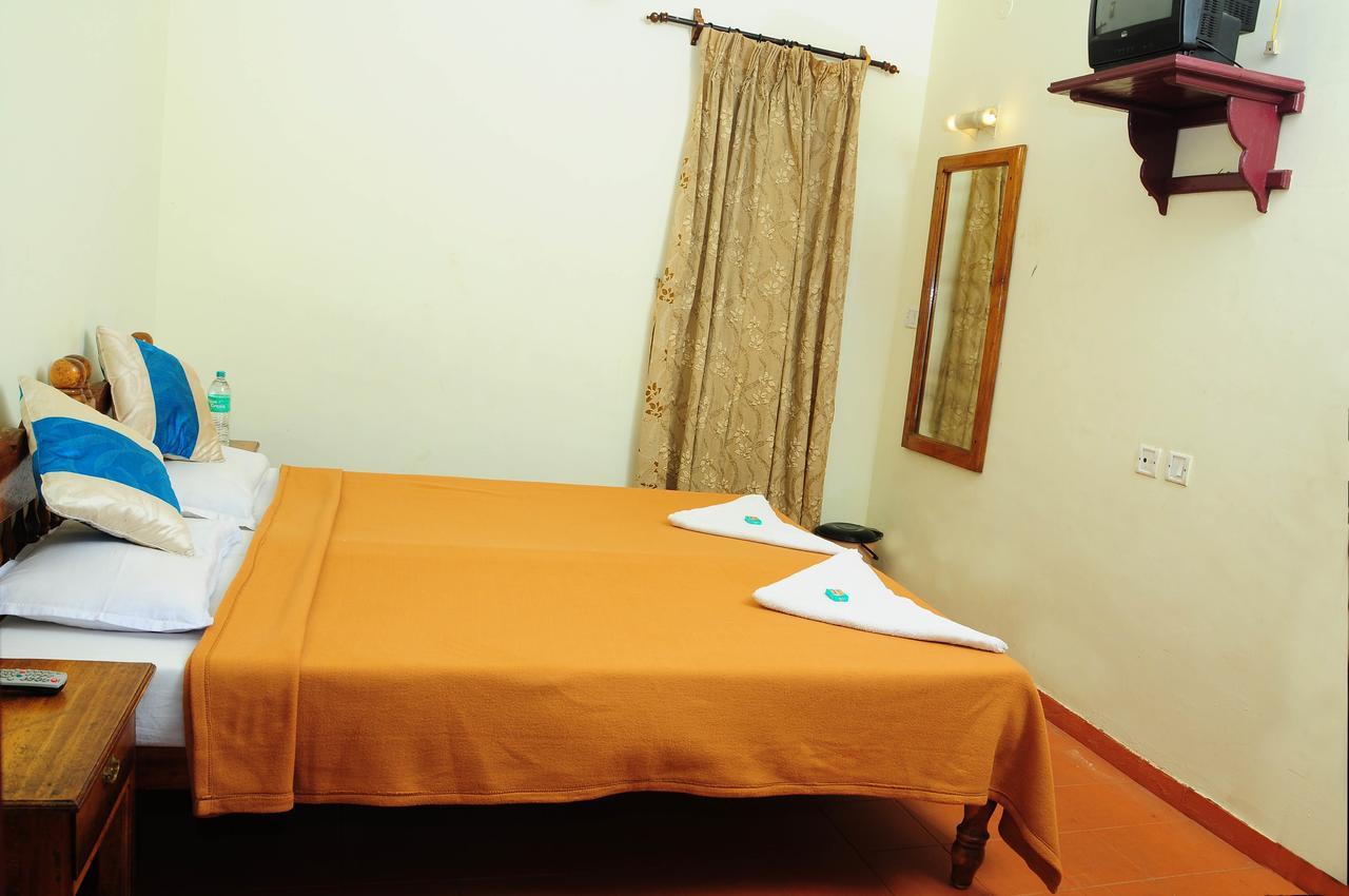 Pozhiyoram Ayurveda Beach Resort Alappuzha Екстериор снимка