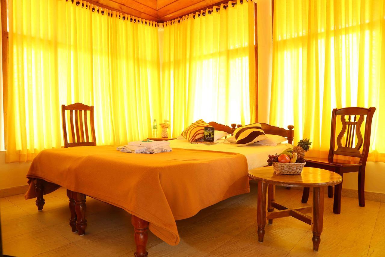 Pozhiyoram Ayurveda Beach Resort Alappuzha Екстериор снимка