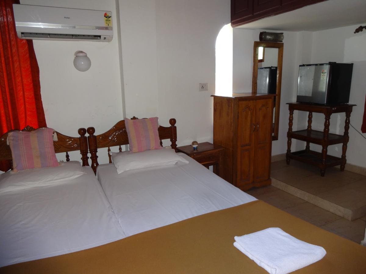 Pozhiyoram Ayurveda Beach Resort Alappuzha Екстериор снимка