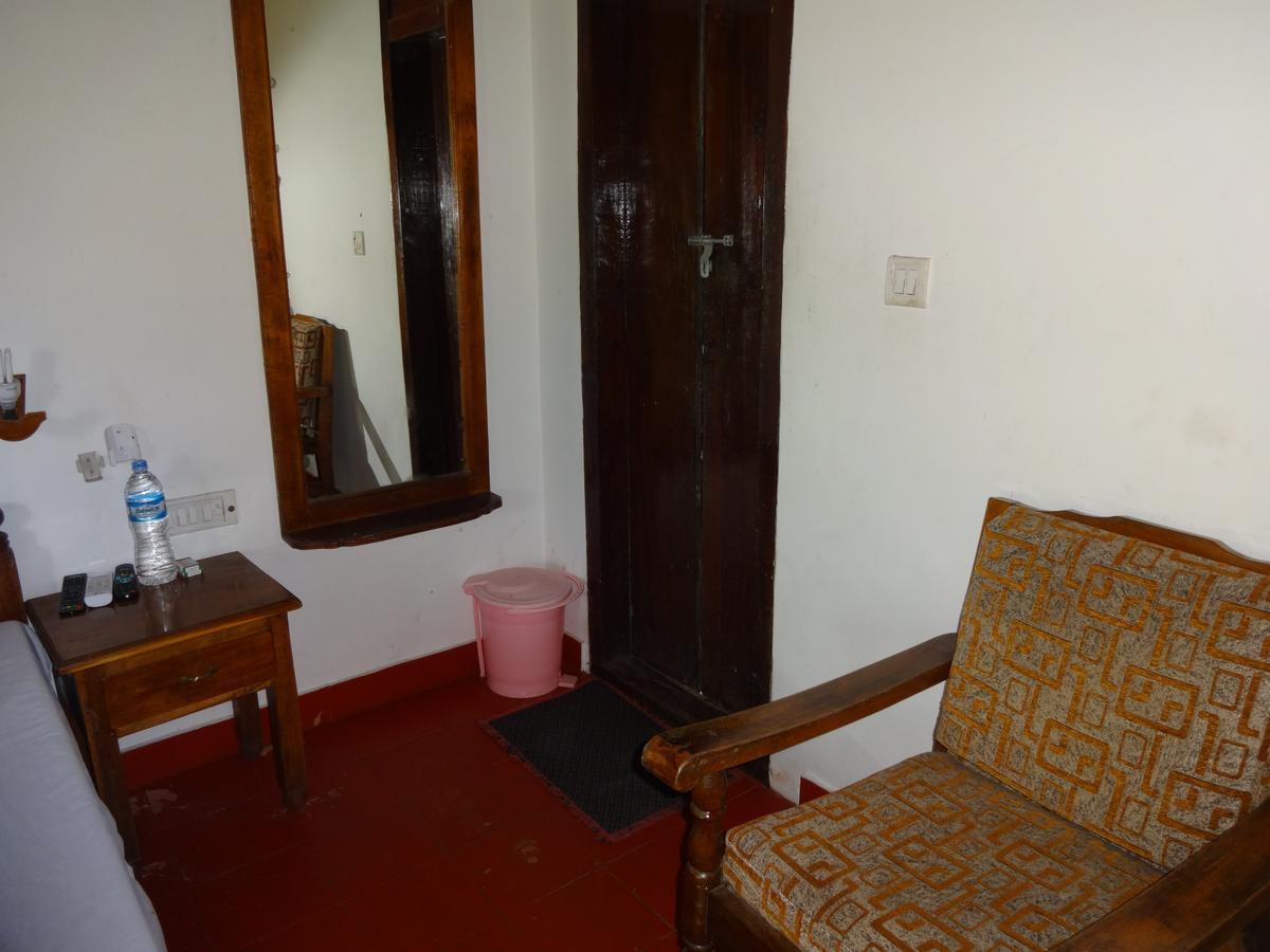 Pozhiyoram Ayurveda Beach Resort Alappuzha Екстериор снимка