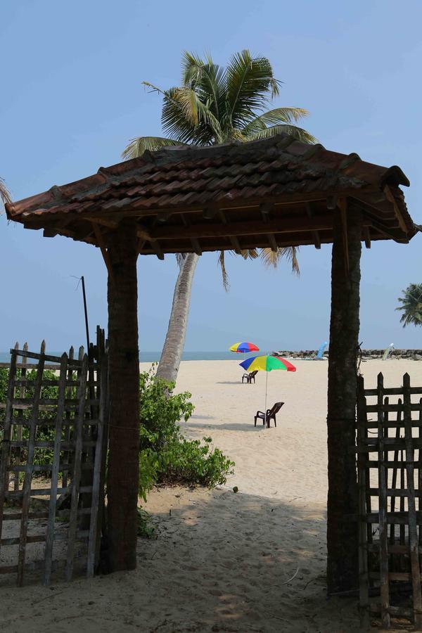 Pozhiyoram Ayurveda Beach Resort Alappuzha Екстериор снимка