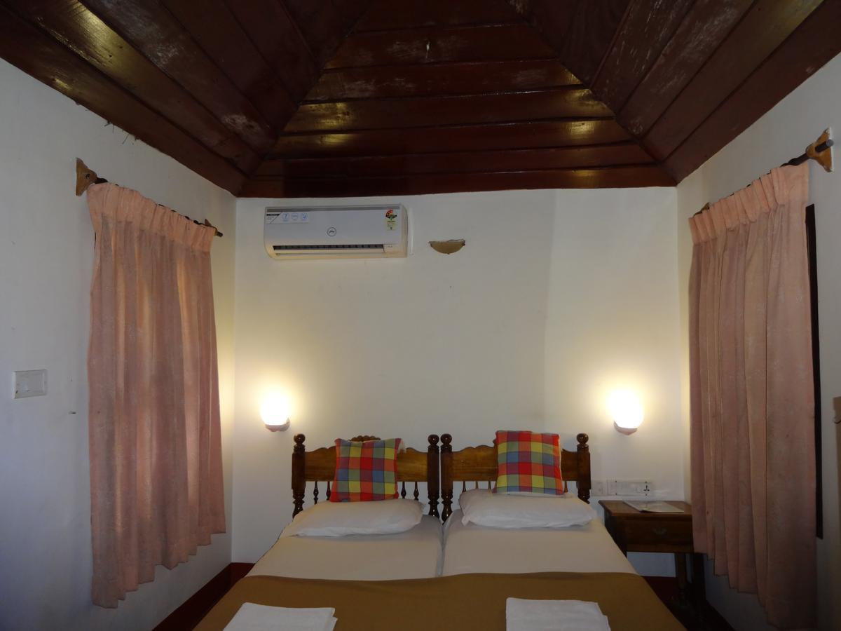 Pozhiyoram Ayurveda Beach Resort Alappuzha Екстериор снимка