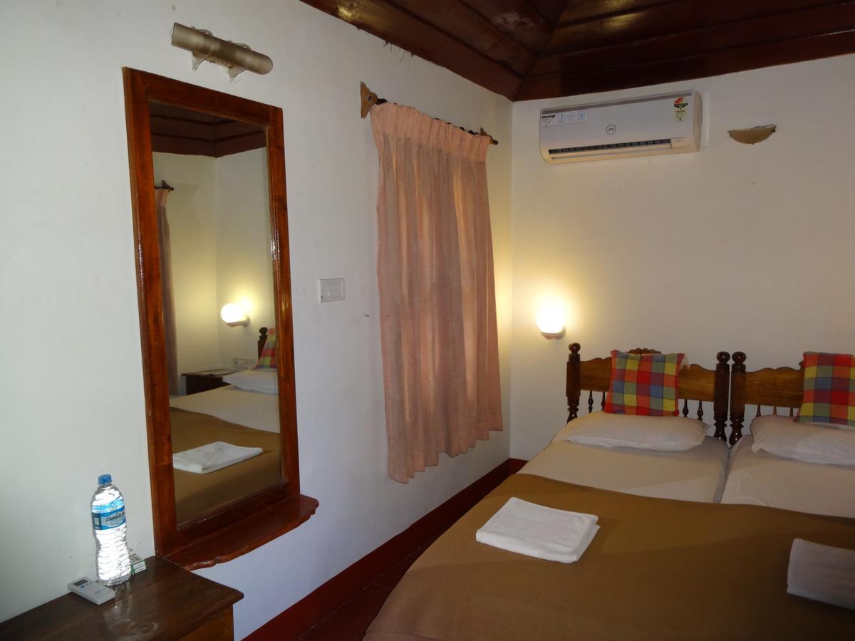 Pozhiyoram Ayurveda Beach Resort Alappuzha Екстериор снимка